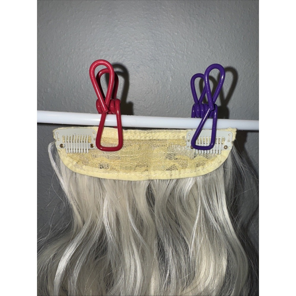 12" Loose Curl Clip-In Extension Platinum Blonde Synthetic | MSRP = $15 - Picture 4 of 4